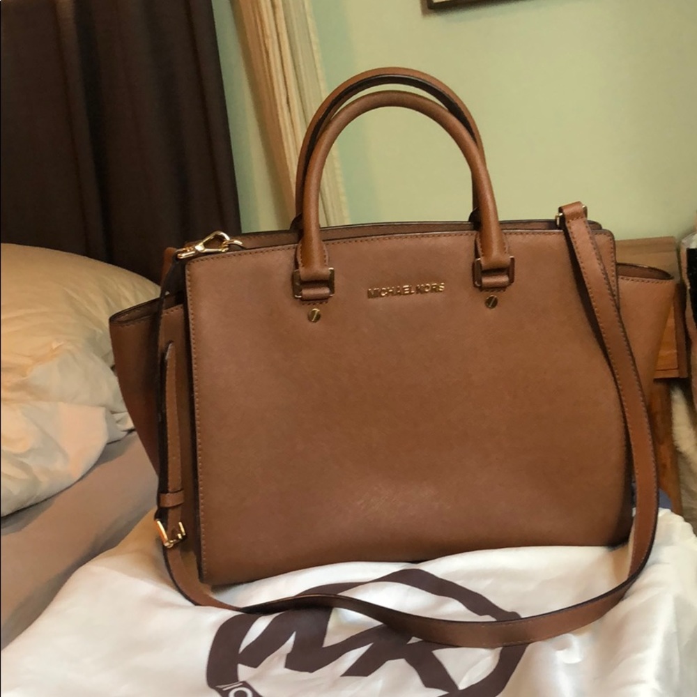 MICHAEL KORS MM BROWN TOP HANDLE BAG